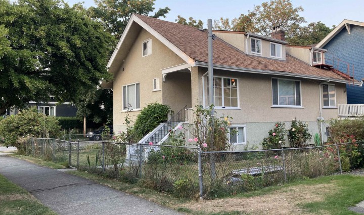 Photo 4 at 2206 Musqueamview Street, Kitsilano, Vancouver West