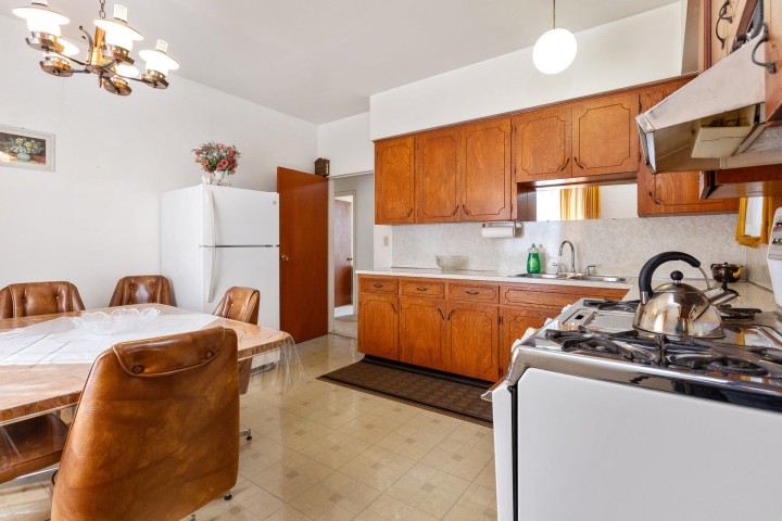 Photo 8 at 2206 Musqueamview Street, Kitsilano, Vancouver West