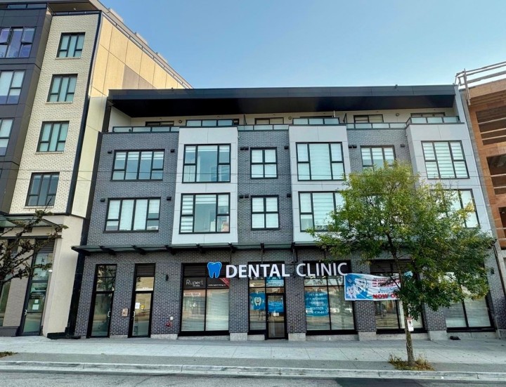 Photo 1 at 304 - 3050 Kingsway, Collingwood VE, Vancouver East