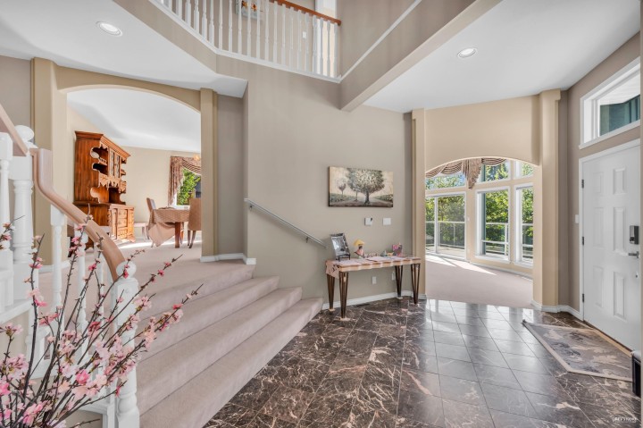 Photo 3 at 3945 Braemar Place, Braemar, North Vancouver