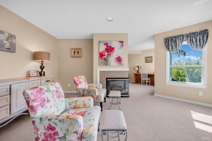 Photo 24 at 3945 Braemar Place, Braemar, North Vancouver