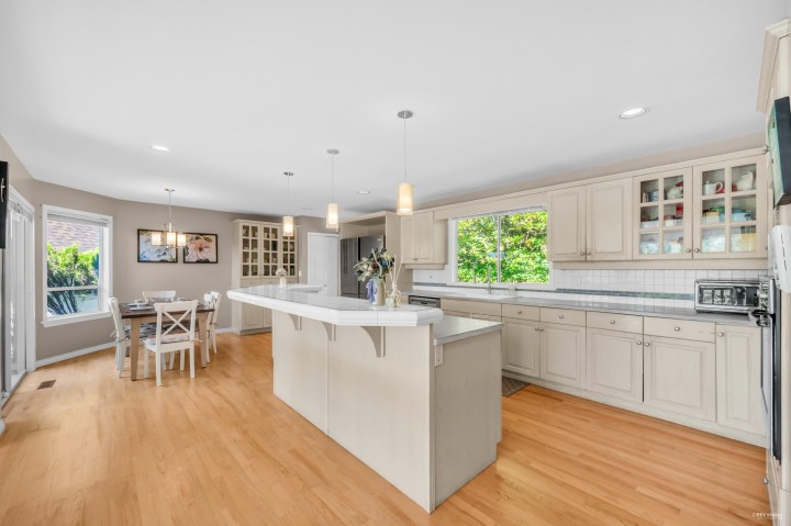 Photo 10 at 3945 Braemar Place, Braemar, North Vancouver