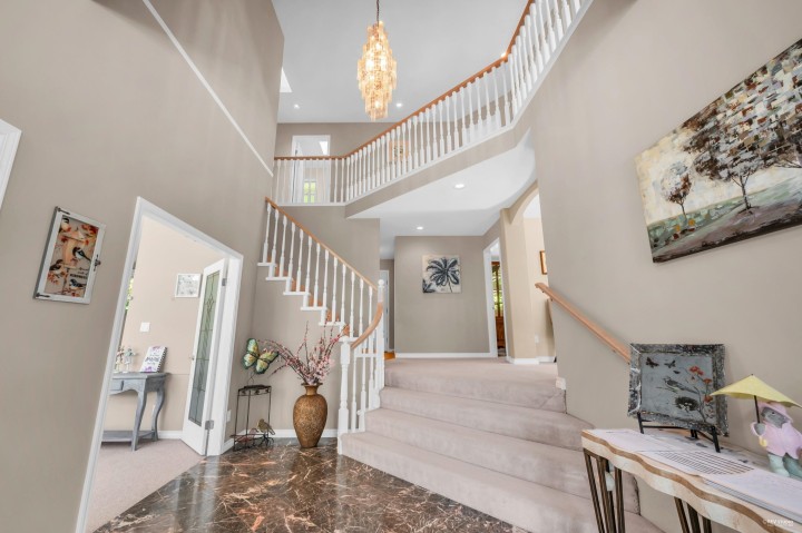 Photo 4 at 3945 Braemar Place, Braemar, North Vancouver