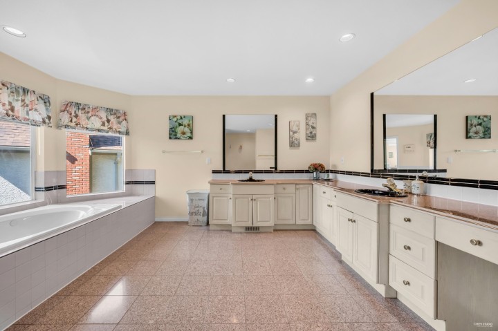 Photo 25 at 3945 Braemar Place, Braemar, North Vancouver