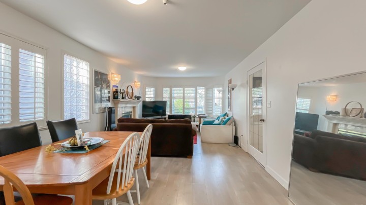 Photo 6 at 736 E 55th Avenue, South Vancouver, Vancouver East