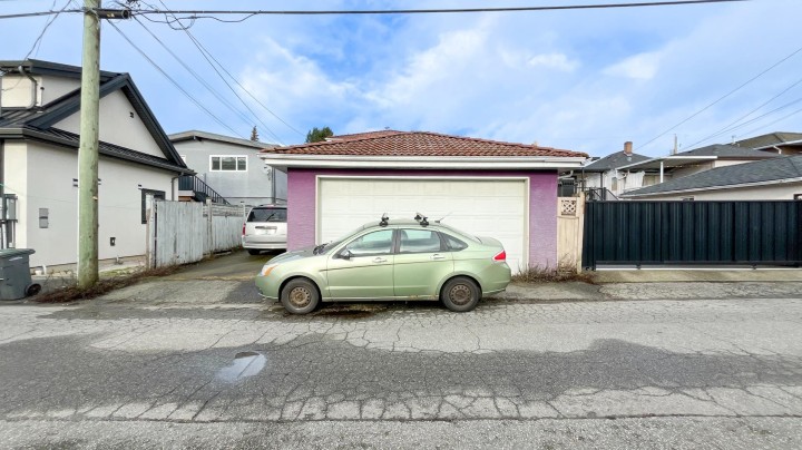 Photo 39 at 736 E 55th Avenue, South Vancouver, Vancouver East