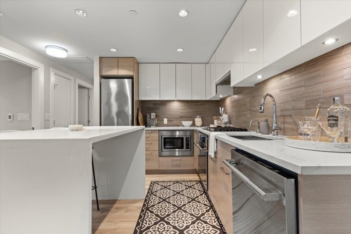 Photo 6 at 508 - 8533 River District Crossing, South Marine, Vancouver East