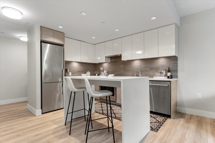 Photo 5 at 508 - 8533 River District Crossing, South Marine, Vancouver East