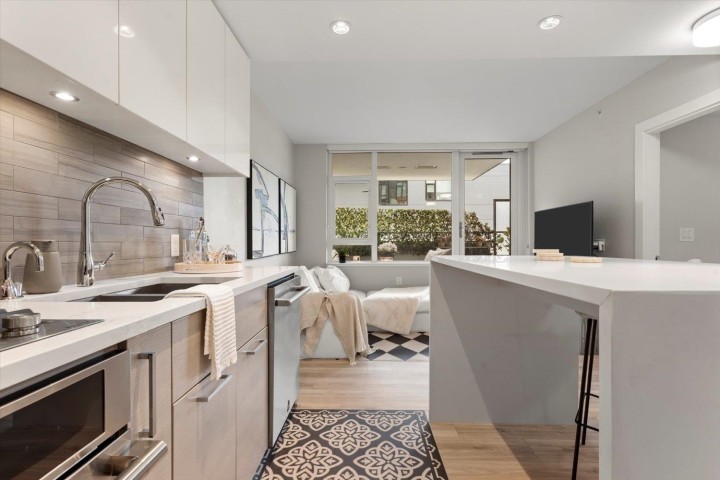 Photo 10 at 508 - 8533 River District Crossing, South Marine, Vancouver East