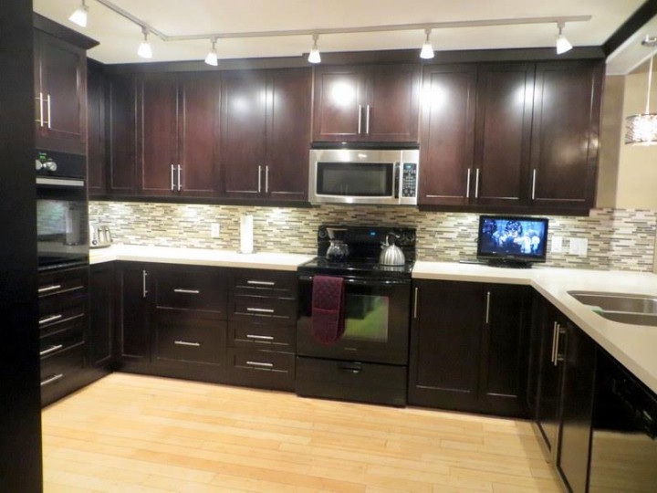 Photo 2 at 203 - 4323 Gallant Avenue, Deep Cove, North Vancouver