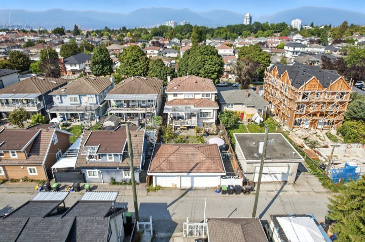 Photo 6 at 2228 E 40th Avenue, Victoria VE, Vancouver East