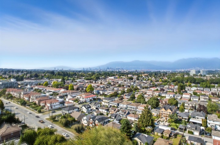 Photo 8 at 2228 E 40th Avenue, Victoria VE, Vancouver East