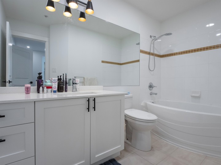 Photo 11 at 320 - 2280 Wesbrook Mall, University VW, Vancouver West