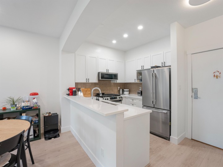 Photo 4 at 320 - 2280 Wesbrook Mall, University VW, Vancouver West