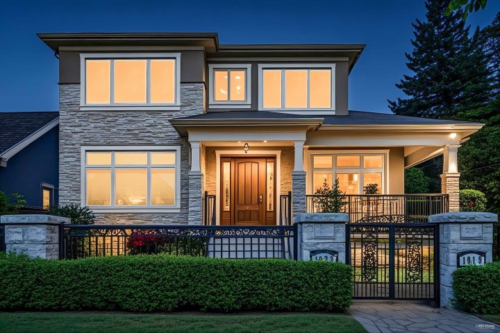 Photo 2 at 1019 W 47th Avenue, South Granville, Vancouver West