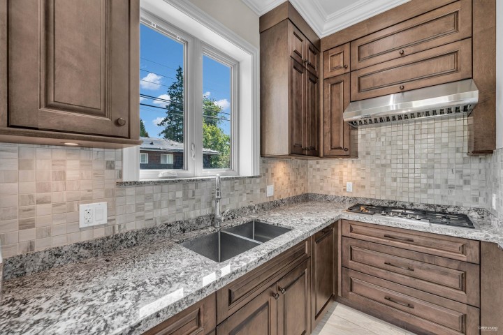 Photo 16 at 1019 W 47th Avenue, South Granville, Vancouver West