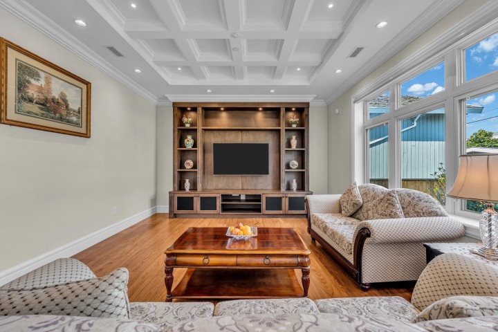 Photo 8 at 1019 W 47th Avenue, South Granville, Vancouver West