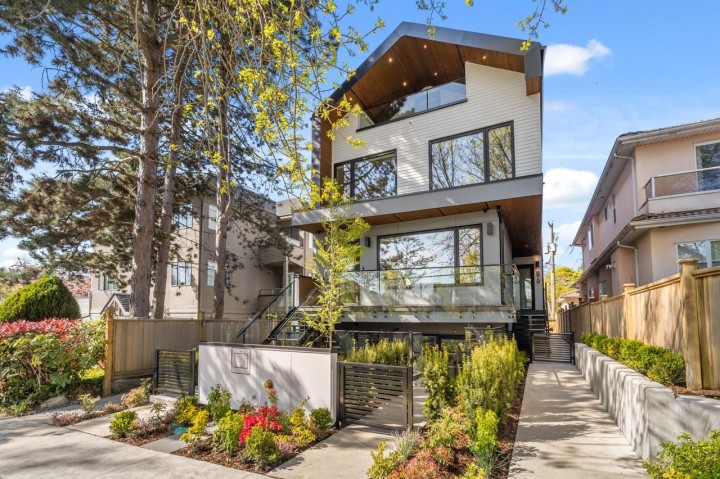 Photo 1 at 679 W 18th Avenue, Cambie, Vancouver West