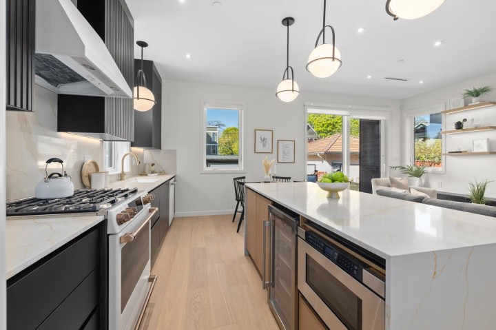 Photo 11 at 679 W 18th Avenue, Cambie, Vancouver West