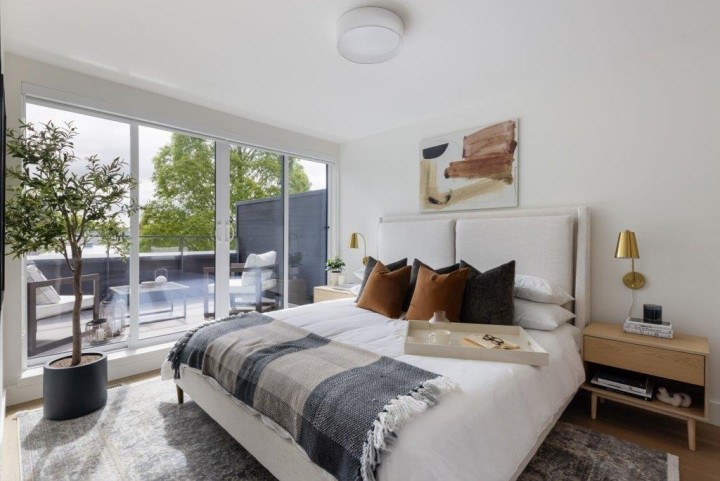 Photo 8 at 807 W 38th Avenue, Cambie, Vancouver West