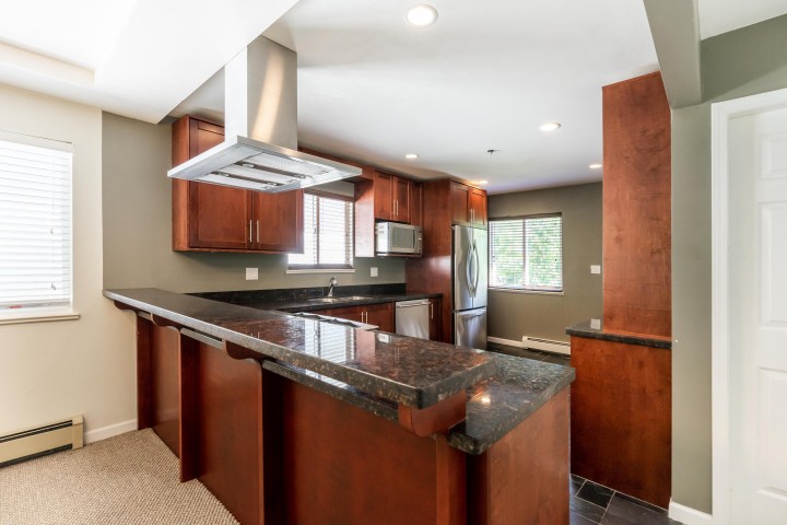 Photo 3 at 3580 William Street, Renfrew VE, Vancouver East