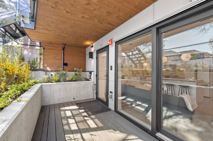 Photo 23 at 681 W 18th Avenue, Cambie, Vancouver West