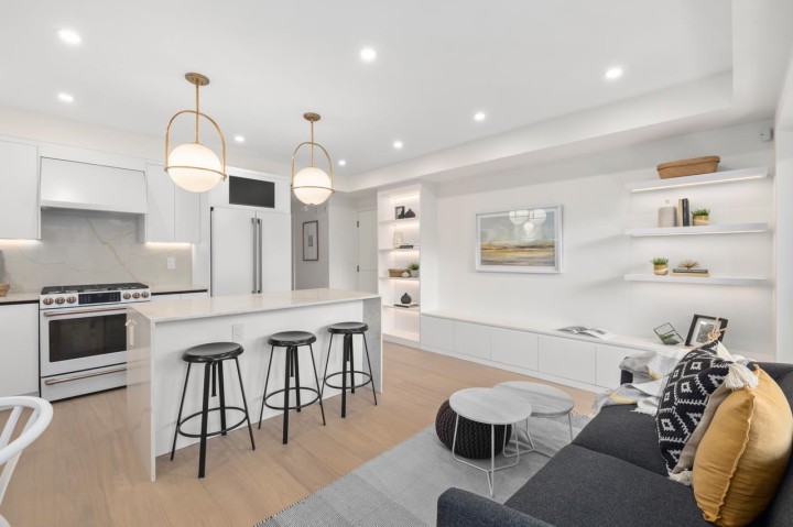 Photo 2 at 681 W 18th Avenue, Cambie, Vancouver West