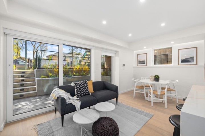 Photo 4 at 681 W 18th Avenue, Cambie, Vancouver West