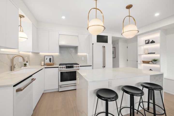 Photo 8 at 681 W 18th Avenue, Cambie, Vancouver West