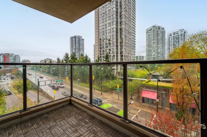 Photo 13 at 506 - 989 Beatty Street, Yaletown, Vancouver West
