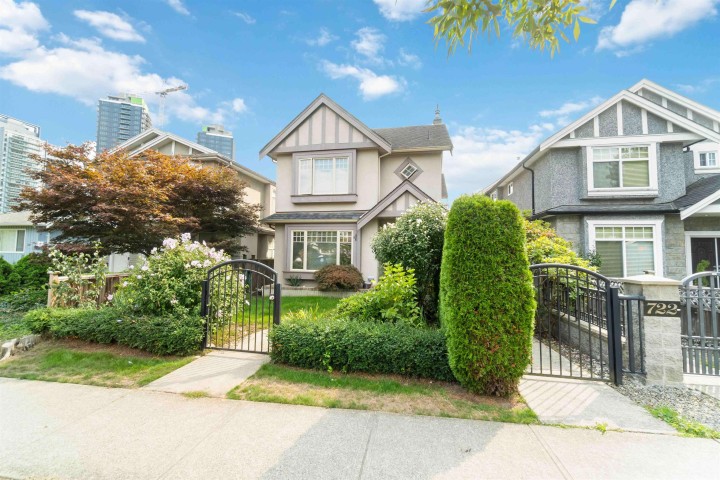 Photo 2 at 720 W 68th Avenue, Marpole, Vancouver West