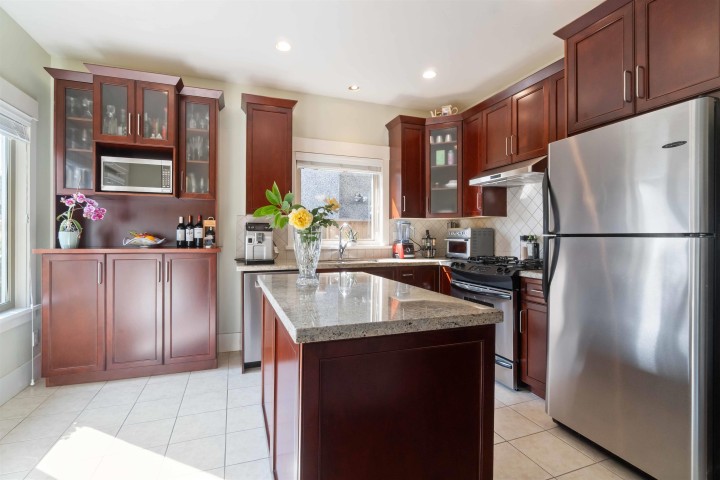 Photo 12 at 720 W 68th Avenue, Marpole, Vancouver West