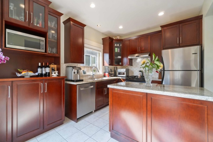 Photo 14 at 720 W 68th Avenue, Marpole, Vancouver West