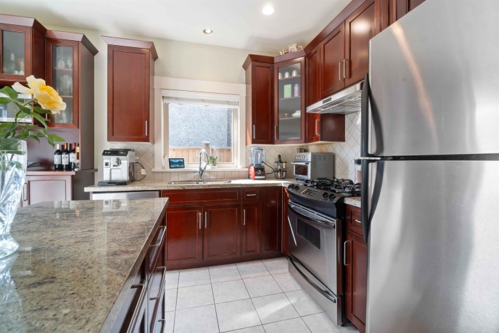 Photo 15 at 720 W 68th Avenue, Marpole, Vancouver West