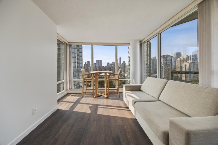 Photo 8 at 1901 - 1033 Marinaside Crescent, Yaletown, Vancouver West