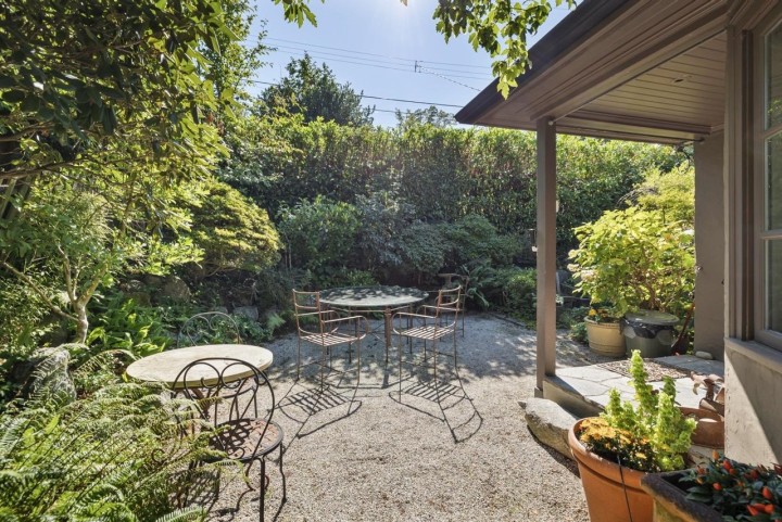 Photo 3 at 2533 Wallace Crescent, Point Grey, Vancouver West