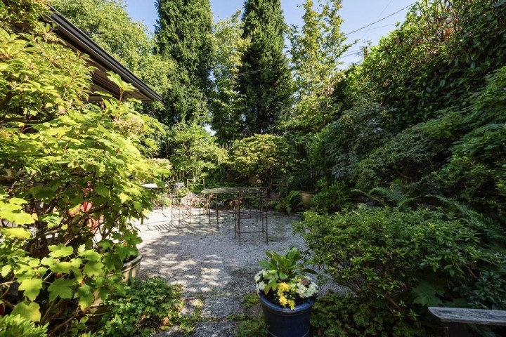 Photo 5 at 2533 Wallace Crescent, Point Grey, Vancouver West