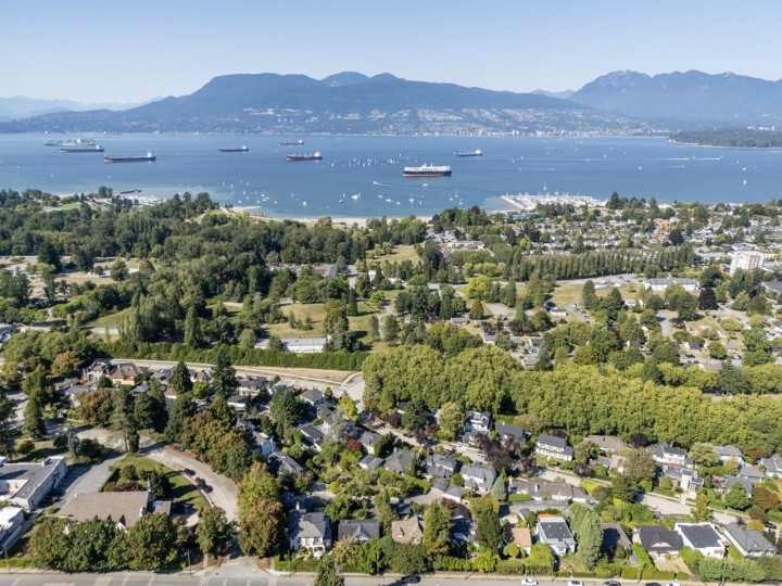 Photo 38 at 2533 Wallace Crescent, Point Grey, Vancouver West