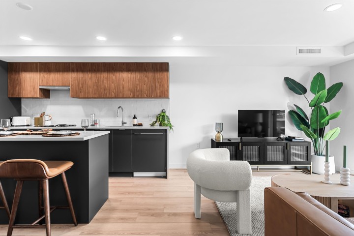 Photo 2 at 307 - 2419 Grant Street, Renfrew VE, Vancouver East