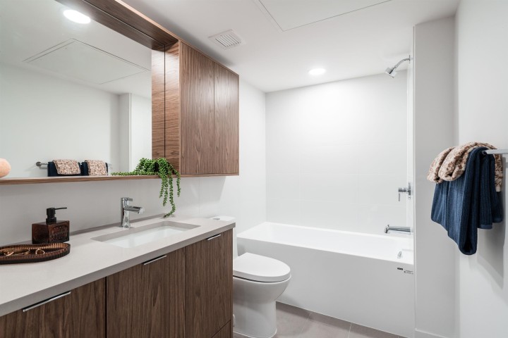 Photo 22 at 307 - 2419 Grant Street, Renfrew VE, Vancouver East