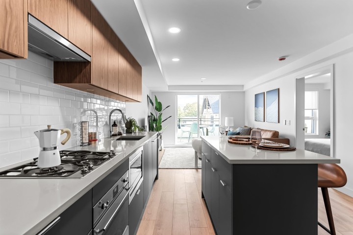 Photo 4 at 307 - 2419 Grant Street, Renfrew VE, Vancouver East