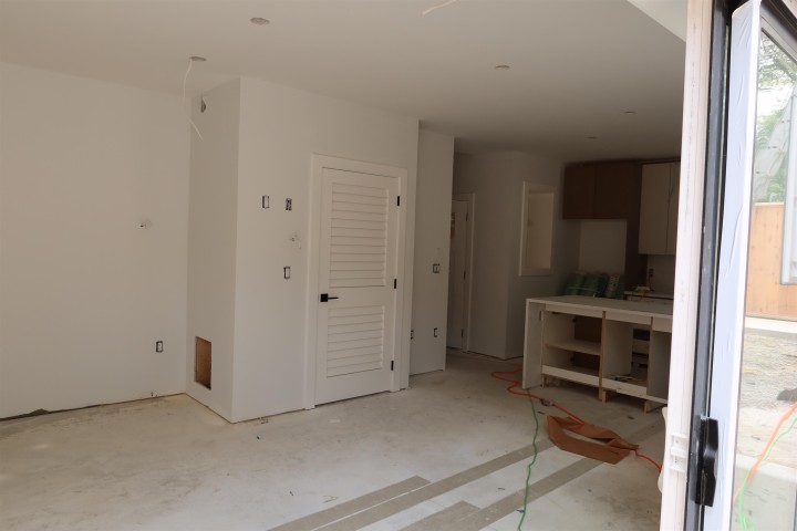 Photo 2 at A - 2735 W 8th Avenue, Kitsilano, Vancouver West