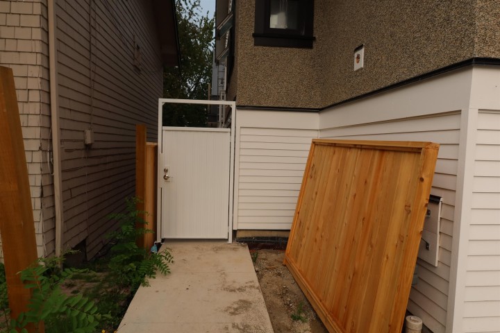 Photo 7 at A - 2735 W 8th Avenue, Kitsilano, Vancouver West