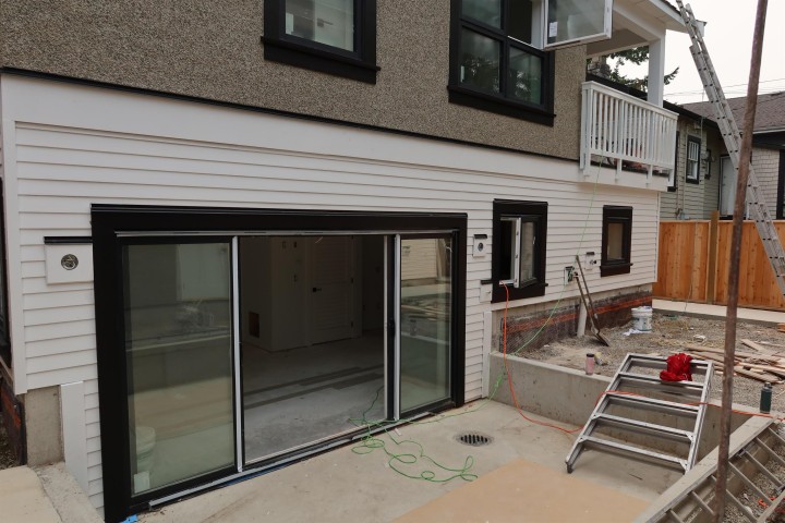 Photo 1 at A - 2735 W 8th Avenue, Kitsilano, Vancouver West