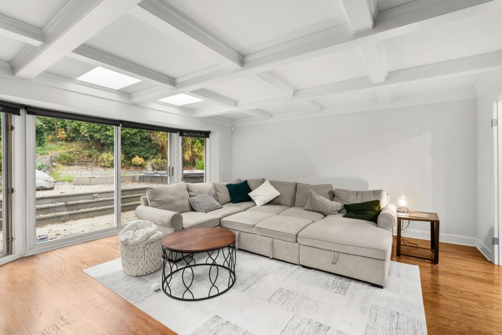 Photo 12 at 457 Hillcrest Street, Westmount WV, West Vancouver