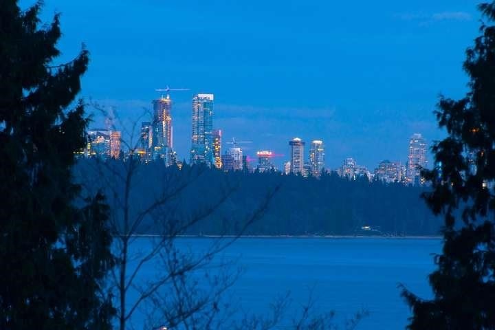 Photo 3 at 457 Hillcrest Street, Westmount WV, West Vancouver