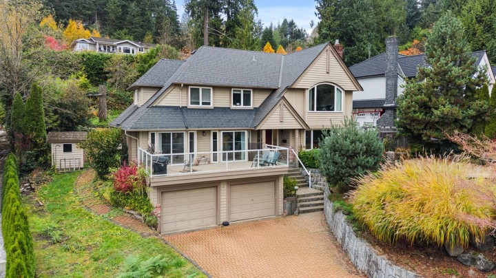 Photo 5 at 457 Hillcrest Street, Westmount WV, West Vancouver