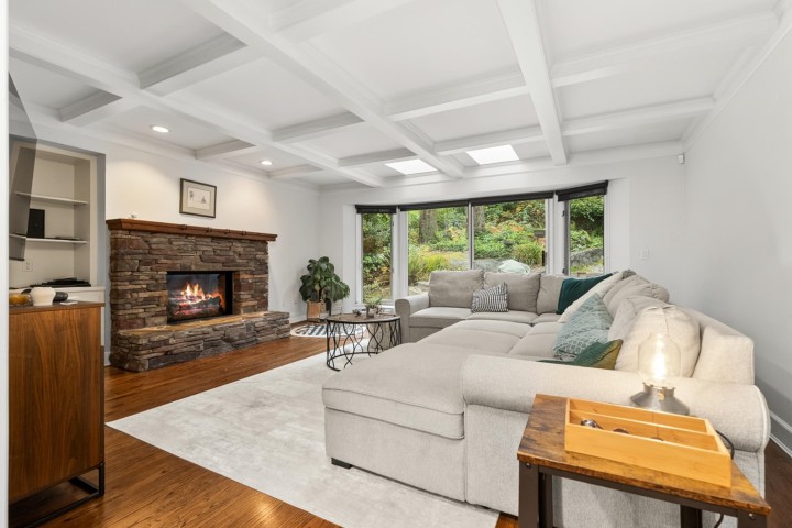 Photo 14 at 457 Hillcrest Street, Westmount WV, West Vancouver