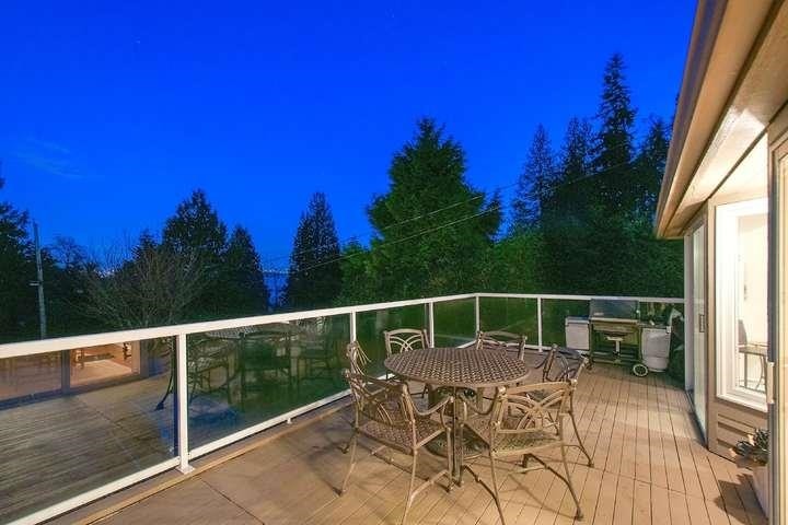 Photo 4 at 457 Hillcrest Street, Westmount WV, West Vancouver