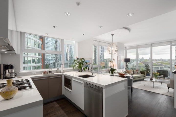 Photo 13 at 707 - 1351 Continental Street, Downtown VW, Vancouver West